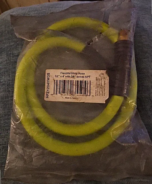 New Flexzilla 1/2" x 4' ft Air Hose Whip With 3/8" MNPT Swivel HFZ1204YW3S